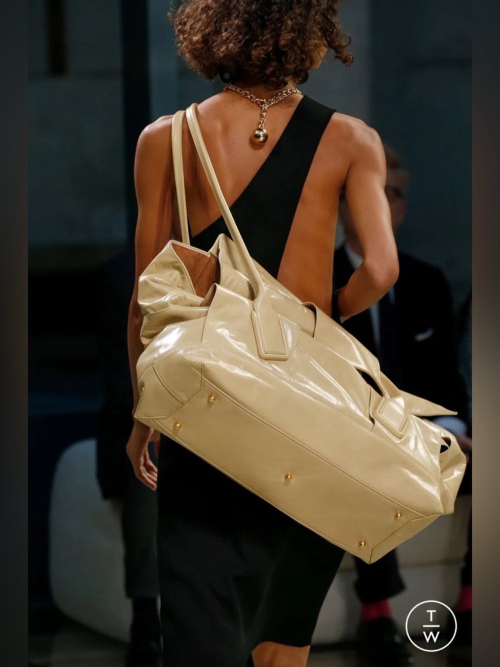 Bottega Veneta tapioca lambskin arco maxi slouch bag retail $5000 - Picture 2 of 11